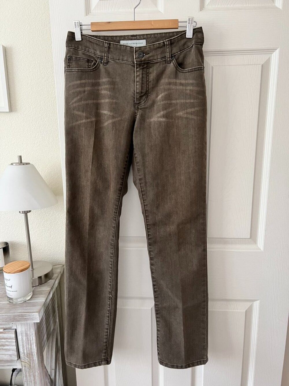 Chico's Platinum Denim Brown Taupe Jeans Women's Size 0 Mid Rise Stretch